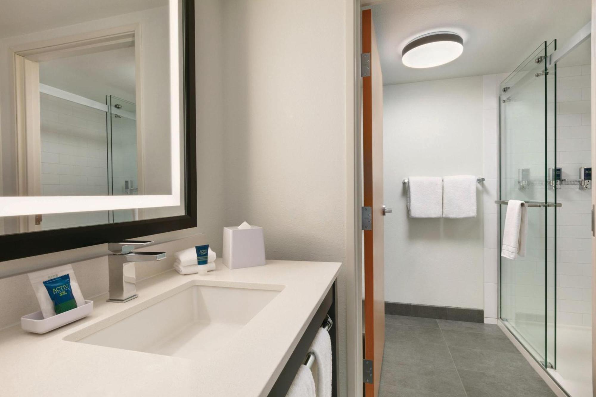 Four Points By Sheraton Raleigh Arena Exteriér fotografie
