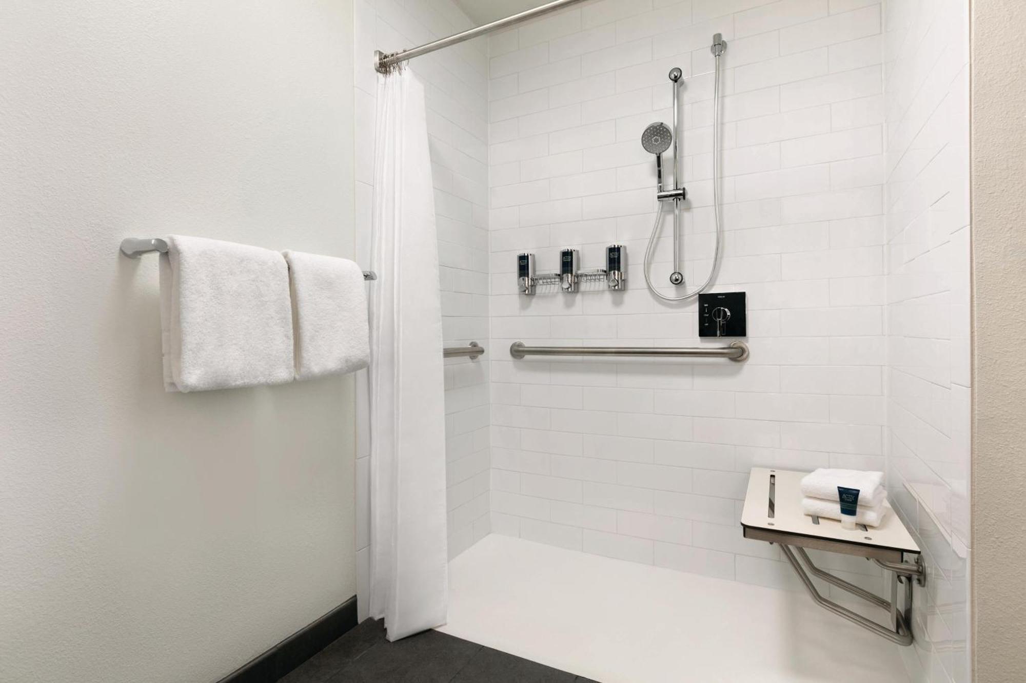 Four Points By Sheraton Raleigh Arena Exteriér fotografie